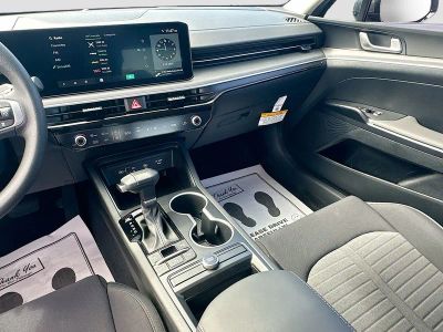 2026 Kia K5 — photo 21 view