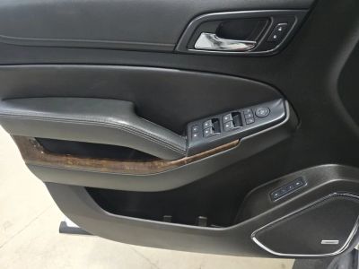 2019 Chevrolet Suburban - Photo 12