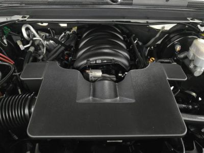 2019 Chevrolet Suburban - Photo 6