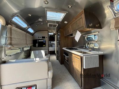 2026 Airstream Classic - Photo 4