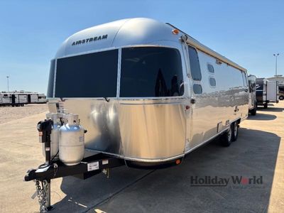 2026 Airstream Classic - Photo 2