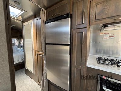 2026 Airstream Classic - Photo 12
