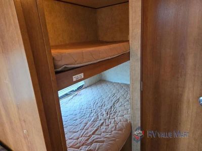2016 Prime Time RV Avenger ATI — photo 25 view