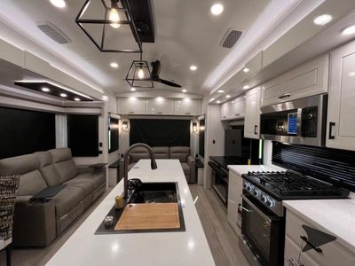 2026 Jayco Pinnacle - Photo 10