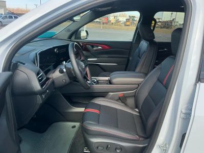 2026 Chevrolet Traverse — photo 10 view