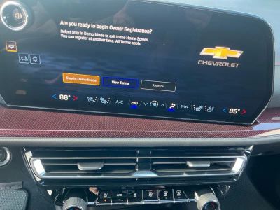 2026 Chevrolet Traverse — photo 12 view