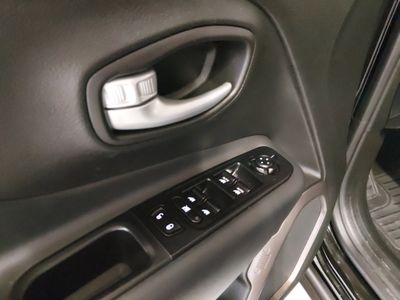 2023 Jeep Renegade - Photo 17
