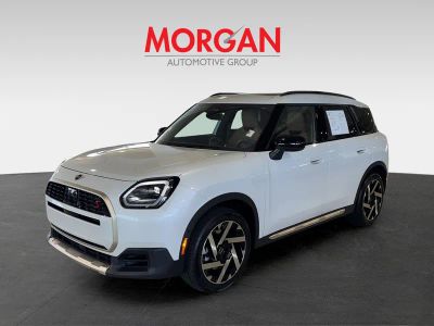 2025 MINI Cooper S Countryman — interior view