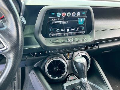 2018 Chevrolet Camaro — photo 14 view