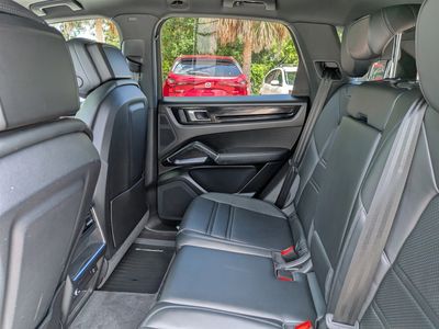 2023 Porsche Cayenne - Photo 15