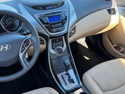 2013 Hyundai Elantra GLS - Photo 26