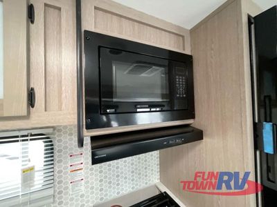 2025 Gulf Stream RV Yellowstone Ranch Edition - Photo 15