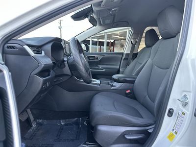 2021 Toyota RAV4 - Photo 13