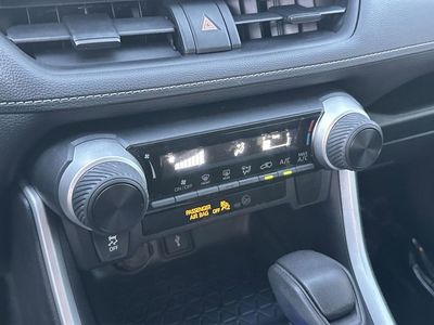 2021 Toyota RAV4 - Photo 16