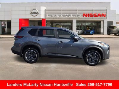 2025 Nissan Rogue - Photo 2