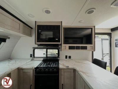 2026 Puma 220FK - Photo 12