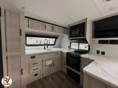 2026 Puma 220FK - Photo 10