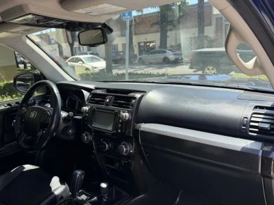 2016 Toyota 4Runner — photo 12 view