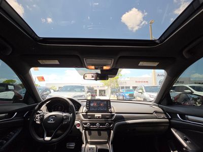 2019 Honda Accord - Photo 19