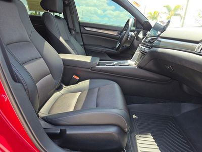 2019 Honda Accord - Photo 10