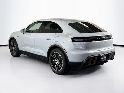2026 Porsche Macan - Photo 3
