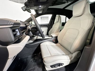 2026 Porsche Macan - Photo 5