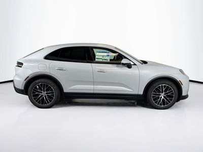 2026 Porsche Macan - Photo 8