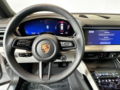 2026 Porsche Macan - Photo 13