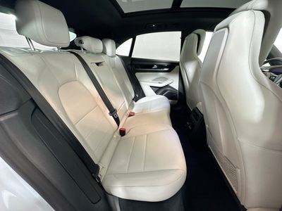 2026 Porsche Macan - Photo 23