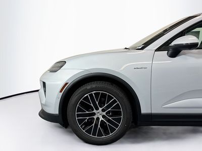 2026 Porsche Macan - Photo 28