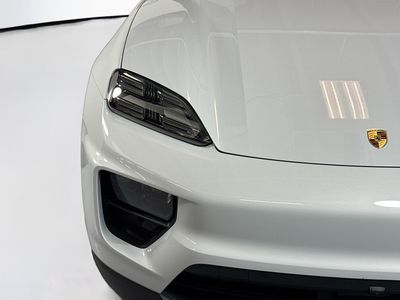 2026 Porsche Macan - Photo 27