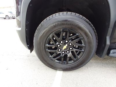 2024 Chevrolet Silverado EV - Photo 10