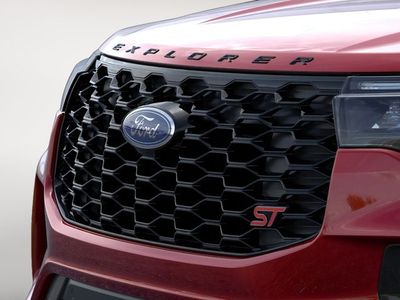 2026 Ford Explorer — photo 7 view