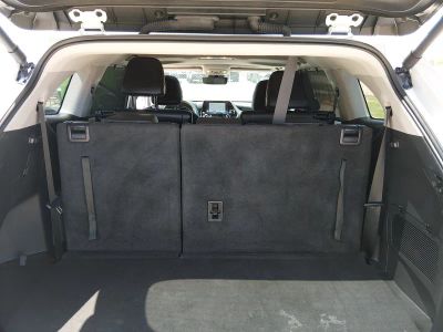 2024 Toyota Highlander — photo 11 view