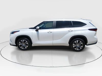 2024 Toyota Highlander — interior view