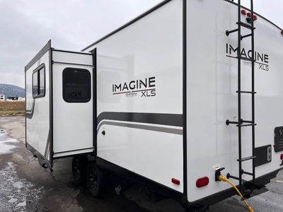 2026 Grand Design Imagine XLS - Photo 6