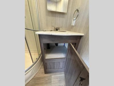 2022 Pacific Coachworks Blaze'n - Photo 43