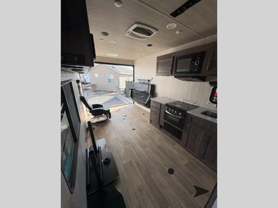 2022 Pacific Coachworks Blaze'n - Photo 11