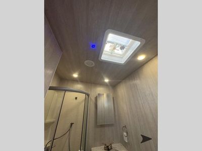 2022 Pacific Coachworks Blaze'n - Photo 46