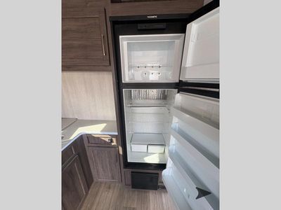 2022 Pacific Coachworks Blaze'n - Photo 35