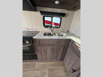 2022 Pacific Coachworks Blaze'n - Photo 29