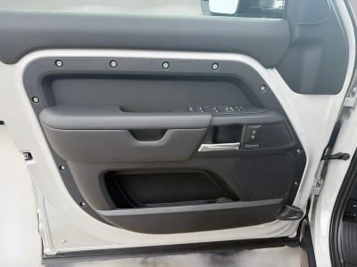 2026 Land Rover Defender 110 — photo 21 view