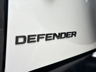 2026 Land Rover Defender 110 — photo 11 view