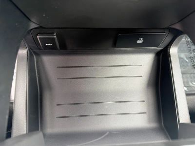 2026 Land Rover Defender 110 — photo 30 view