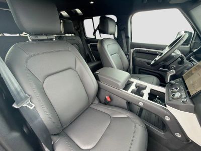 2026 Land Rover Defender 110 — photo 14 view