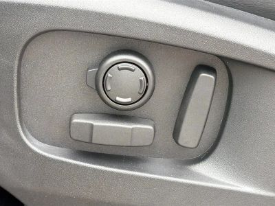 2026 Land Rover Defender 110 — photo 24 view