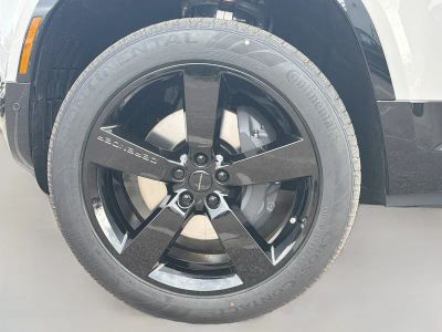 2026 Land Rover Defender 110 — photo 41 view
