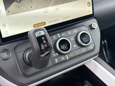 2026 Land Rover Defender 110 — photo 34 view