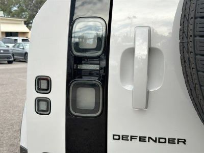 2026 Land Rover Defender 110 — photo 10 view