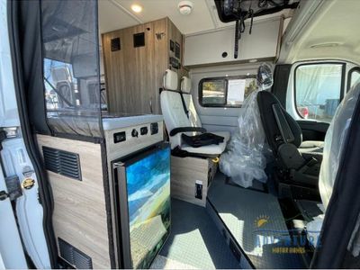 2025 Winnebago Solis - Photo 6